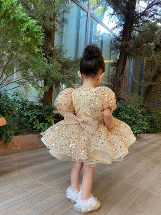 Elegant Gold Low-Cut Closed Bicycle Collar Dress