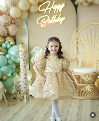 Elegant Gold Low-Cut Closed Bicycle Collar Dress